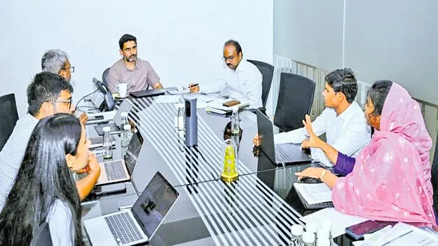 మూడు నెలలకోసారి జాబ్‌ మేళాలు