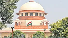 నాలుగు తరాలకు పరిష్కారమైన భూ వివాదం  