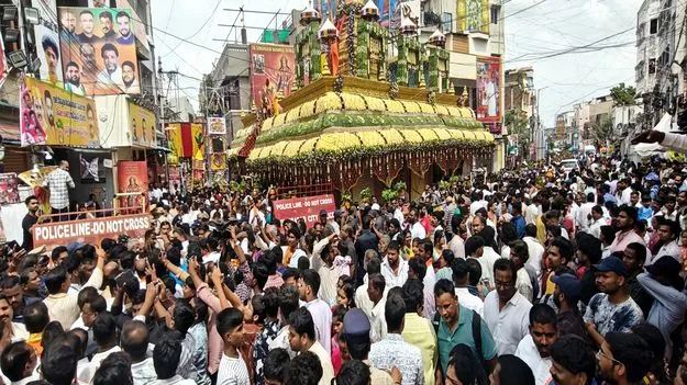లాల్‌దర్వాజ కాడా అదిరె బోనాల బాజా!