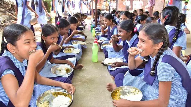 ప్రభుత్వ పాఠశాలల బ్రేక్‌ఫాస్ట్ స్కీంకు భారీగా CSR విరాళాలు