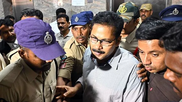 యూనిఫాం వదిలేస్తా!