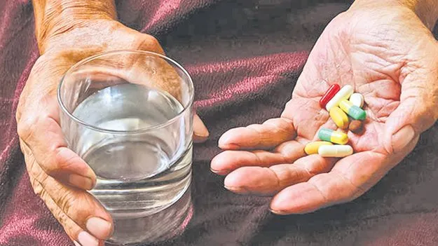 వృద్ధులకు మందుల గండం!