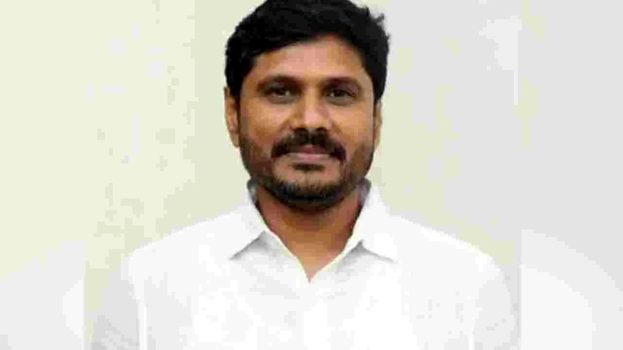 చంద్రబాబు ఫొటోల మార్ఫింగ్‌ కేసులో..పూడి శ్రీహరికి చుక్కెదురు