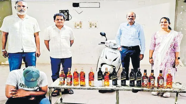 ఫీజులు కట్టలేక మద్యం అక్రమ రవాణా! 