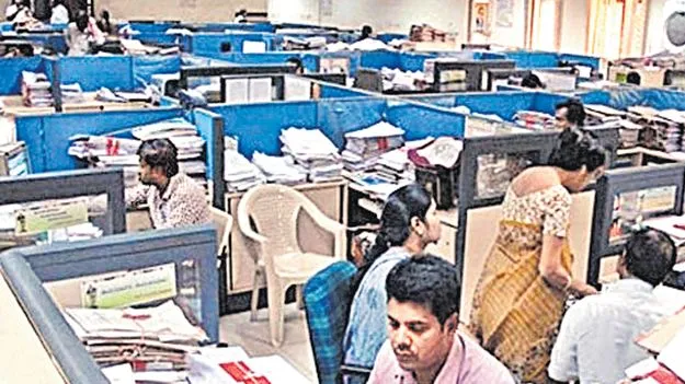 వెతలే.. వేతనాల్లేవ్‌! 