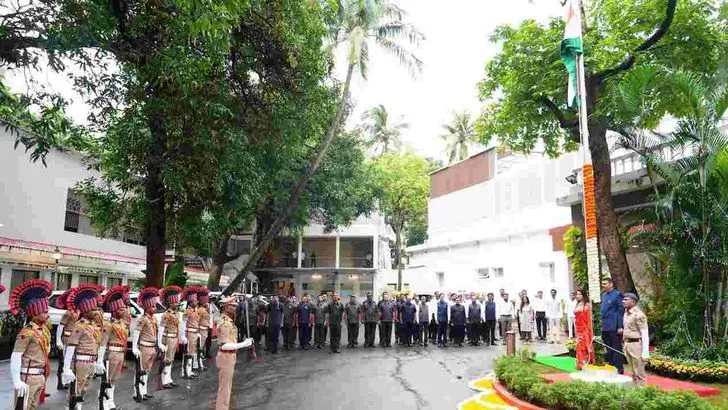 80వ స్వాతంత్ర్య దినోత్సవం.. దేశవ్యాప్తంగా ఘనంగా జెండా ఆవిష్కరణలు