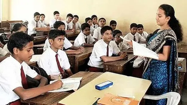 మోడల్‌ టీచర్లకూ రిటైర్‌మెంట్‌ వయసు పెంచాలి