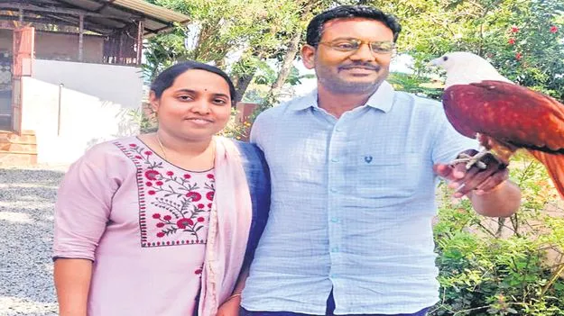 కుమారుడిని ఉన్నత విద్య చదివించాలని వెళుతూ.. తిరిగిరాని లోకాలకు దంపతులు 