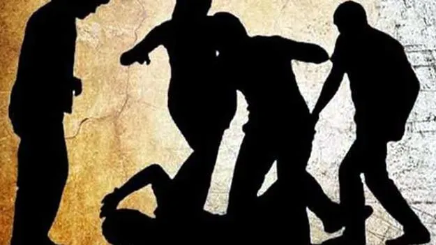 చెప్పిన మాట వినట్లేదని అర్ధరాత్రి దాడులు