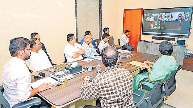 నైపుణ్యాలను మెరుగుపర్చుకుంటే ఉద్యోగాలు