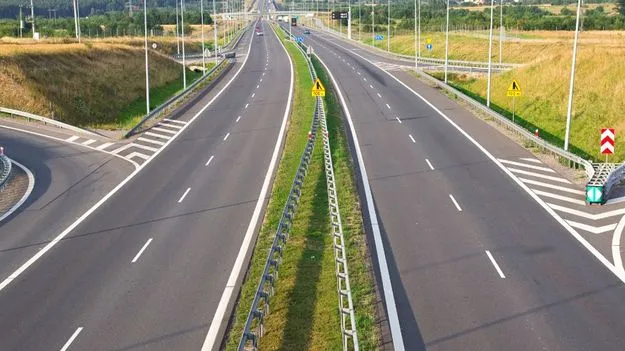 ఫ్యూచర్‌సిటీ నుంచి బందరు పోర్టుకు12 లేన్ల కొత్త హైవే ఇవ్వండి