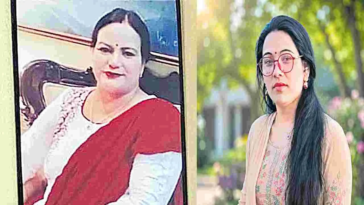 మాజీ ఐపీఎస్‌ భార్య దారుణ హత్య