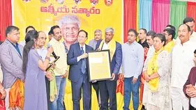 ప్రభుత్వం, ప్రవాసుల మధ్య వారధిగా జయరాం