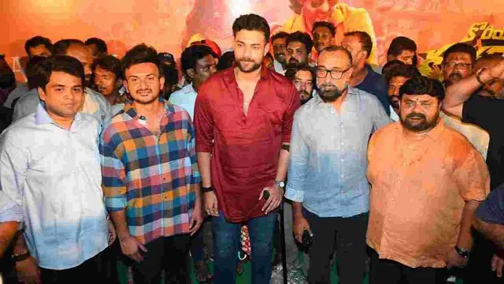 అనంతపురంలో కొరియన్ కనకరాజు మూవీ సాంగ్ లాంచింగ్.. హాజరైన వరుణ్ తేజ్