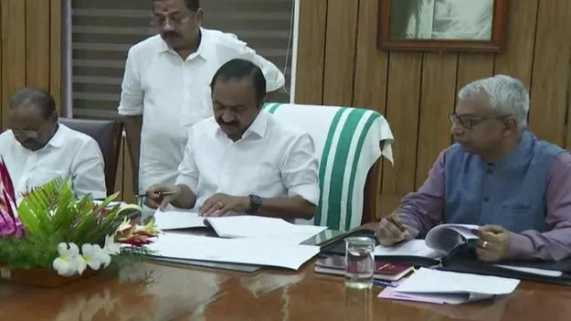 మహిళలకు ఫ్రీ బస్సు, సీనియర్ సిటిజన్ల కోసం ప్రత్యేక శాఖ.. సీఎం సతీశన్