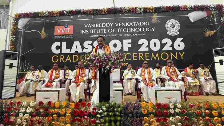 గుంటూరులో వీవీఐటీయూ స్నాతకోత్సవంలో పాల్గొన్న వెంకయ్య నాయుడు