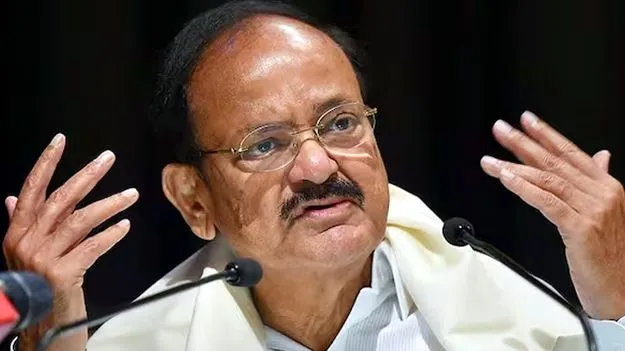 నేటి రాజకీయాల్లో రాద్ధాంతం తప్ప సిద్ధాంతం లేదు: వెంకయ్య నాయుడు..