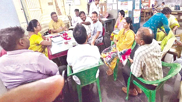 విధుల్లో నిర్లక్ష్యం.. హెచ్‌ఎం సస్పెన్షన్‌ 
