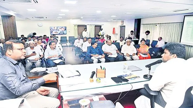 అభివృద్ధి పనుల్లో  నాణ్యత లోపిస్తే చర్యలు