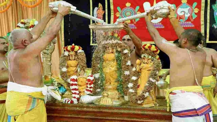 వైభవంగా ఒంటిమిట్ట శ్రీ కోదండ రాముడు చక్రస్నానం.. హాజరైన భక్తులు