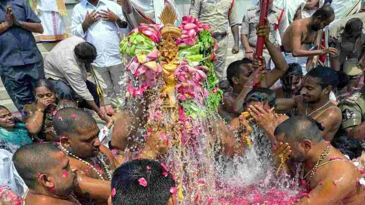 వైభవంగా ఒంటిమిట్ట శ్రీ కోదండ రాముడు చక్రస్నానం.. హాజరైన భక్తులు