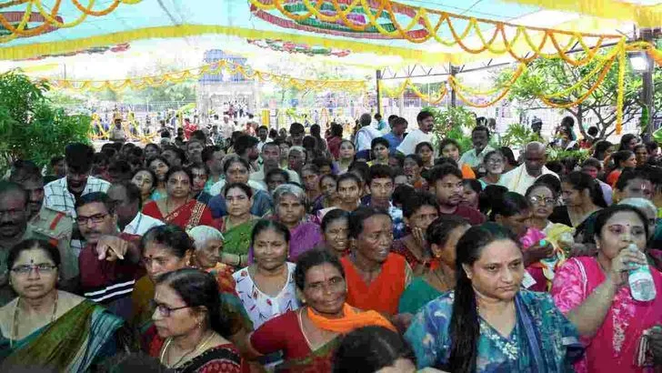 వైభవంగా ఒంటిమిట్ట శ్రీ కోదండ రాముడు చక్రస్నానం.. హాజరైన భక్తులు