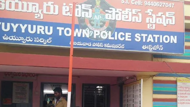 భార్యపై హత్యాయత్నం.. పోలీసుల అదుపులో భర్త