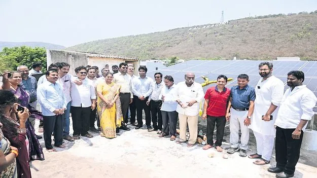 ఎస్‌సీ, ఎస్‌టీ గృహాలకు సౌర వెలుగులు