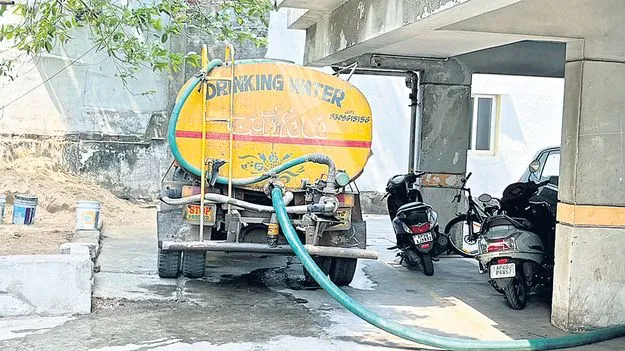 అడుగంటుతున్న భూగర్భ జలాలు