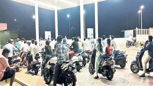 విశాఖలో ఫుల్‌... శివారులో నిల్‌!