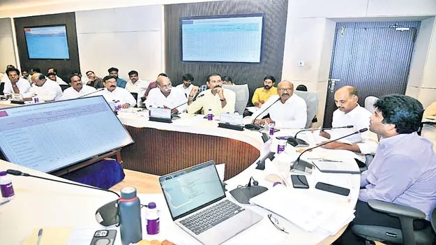 ఆక్రమిత స్థలాల్లో ఇళ్లు క్రమబద్ధీకరణ