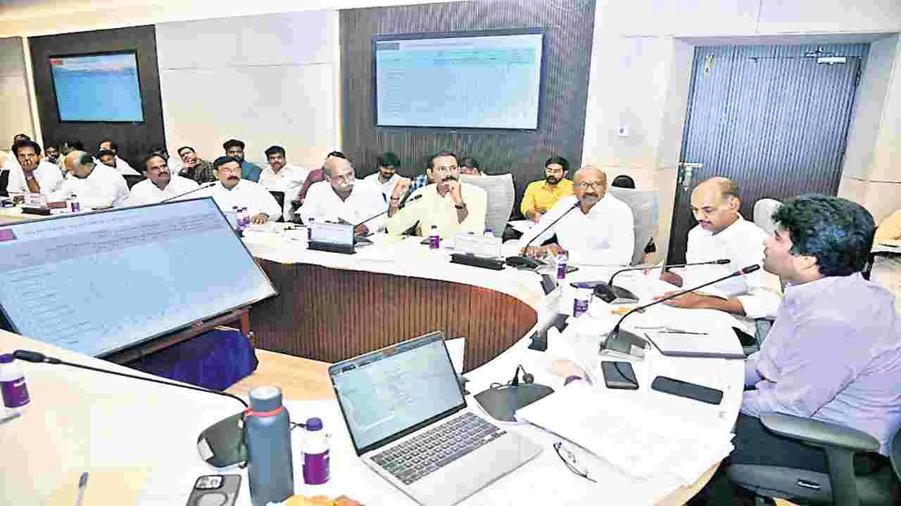 ఆక్రమిత స్థలాల్లో ఇళ్లు క్రమబద్ధీకరణ