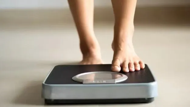 ఉదయం Vs సాయంత్రం.. బరువు చూసుకోవడానికి ఏ సమయం మంచిది?