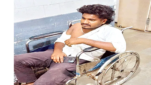 అదుపు తప్పిన కారు.. ఐదుగురికి గాయాలు