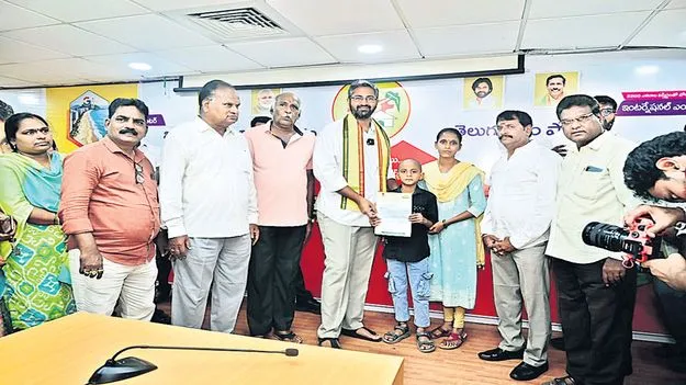 పార్టీ కోసం కష్టపడిన వారికి ప్రాధాన్యం