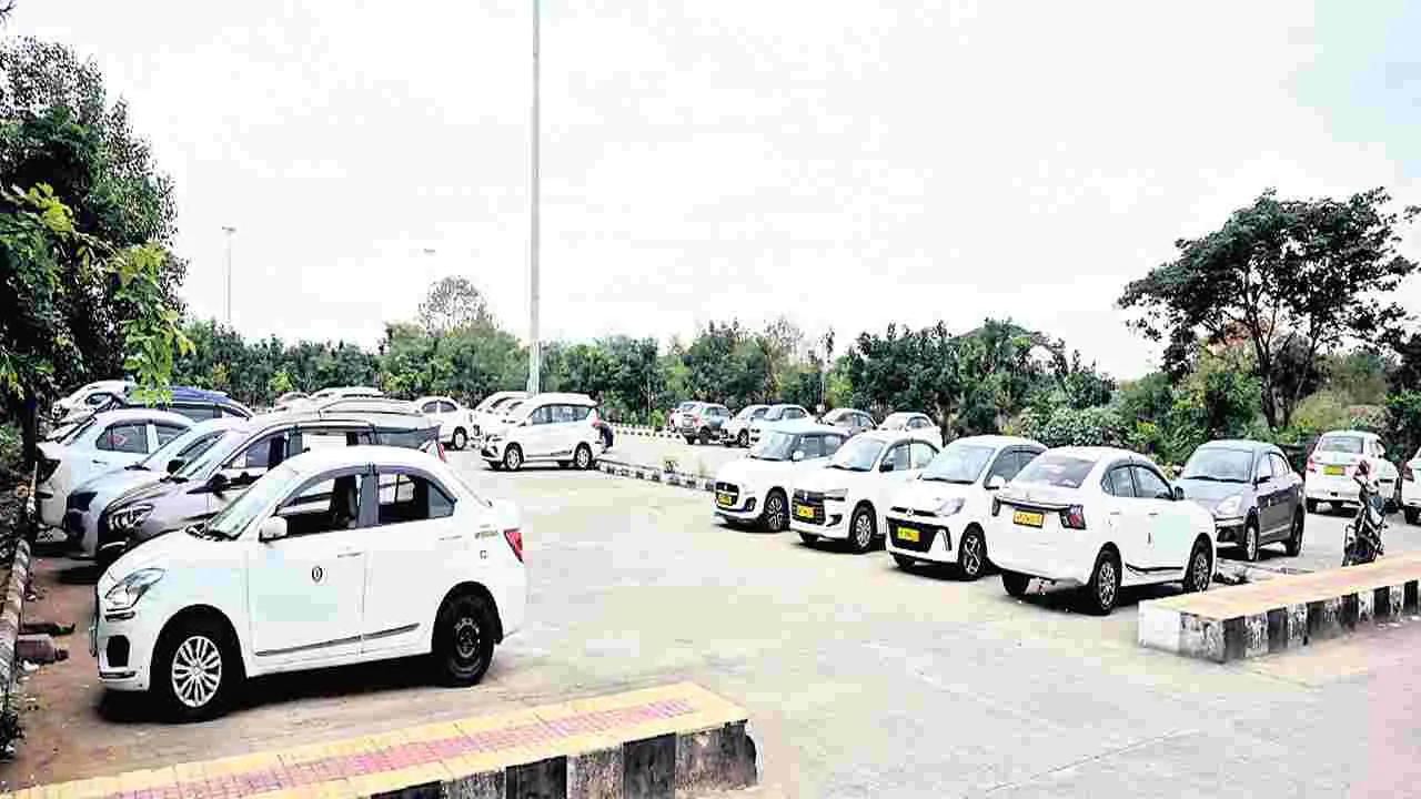 ఊబర్‌, ఓలా, ర్యాపిడో డ్రైవర్ల బంద్‌