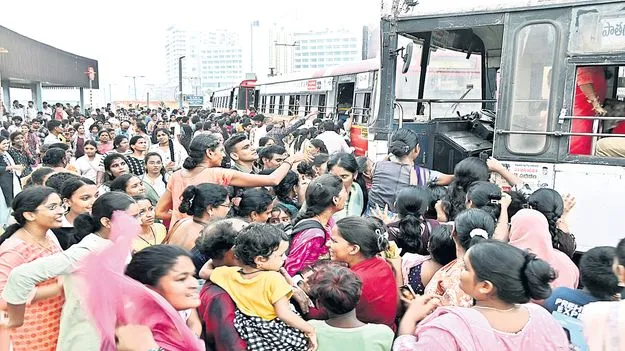అదనంగా బస్సులు