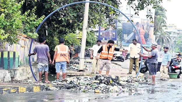 చినుకు పడితే విలయమే