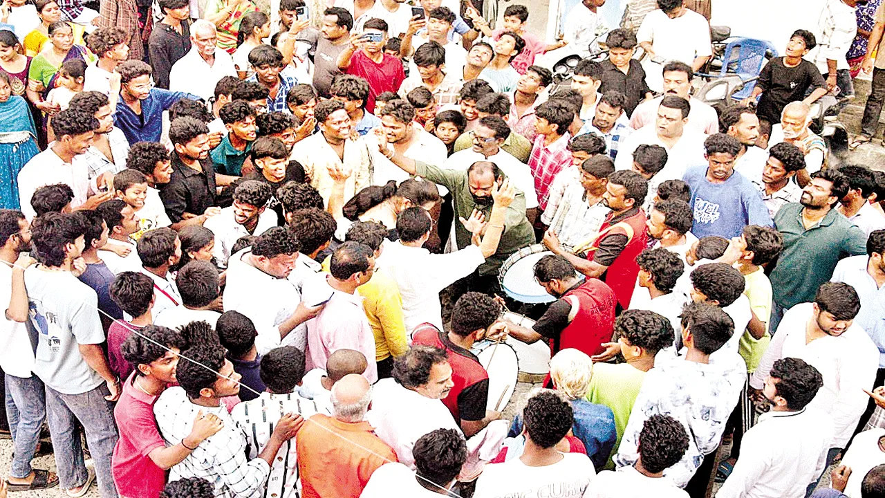 ఘనంగా అరసవల్లి అసిరితల్లి శోభాయాత్ర