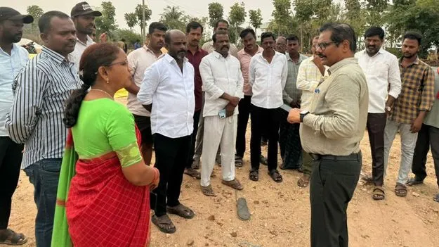 కొనుగోళ్లు, ధాన్యం తరలింపులో అలసత్వం వీడాలి