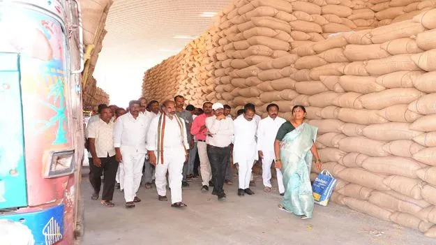 రైతులపై బీజేపీ కపట ప్రేమ