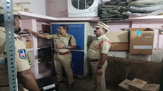 సైబర్‌ నేరాలు, రోడ్డు ప్రమాదాలపై చైతన్యం పెంచాలి