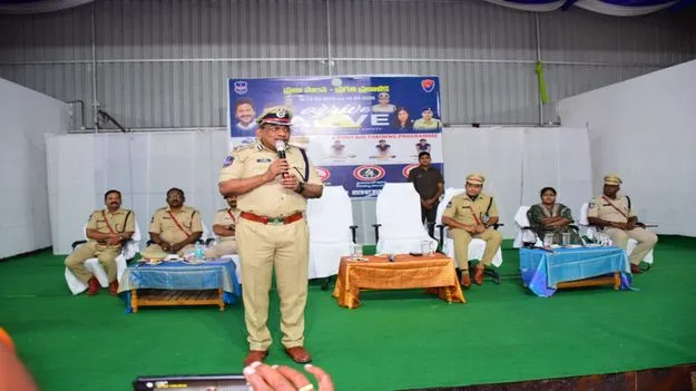 నియమాలు పాటిస్తేనే రోడ్డు ప్రమాదాల నివారణ