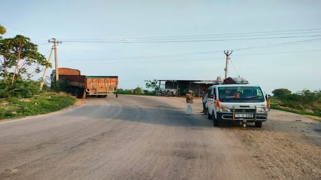 ప్రమాదకరంగా మల్లారం మూలమలుపు