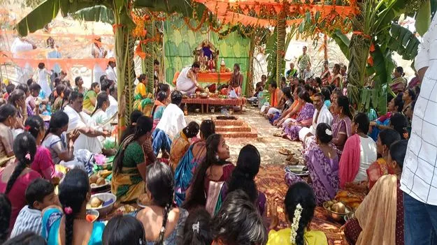 కమనీయం.. లక్ష్మీనర్సింహస్వామి కల్యాణం..