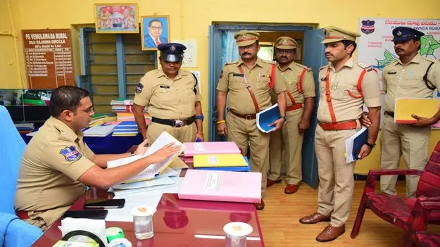సమాచార వ్యవస్థను పటిష్టం చేయాలి