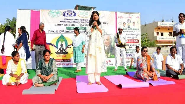 రోజూ యోగా సాధన చేయాలి