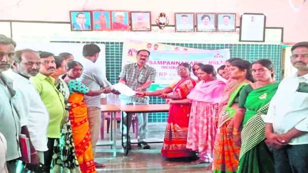 యానిమేటర్లకు గౌరవ వేతనం ఇవ్వాలి