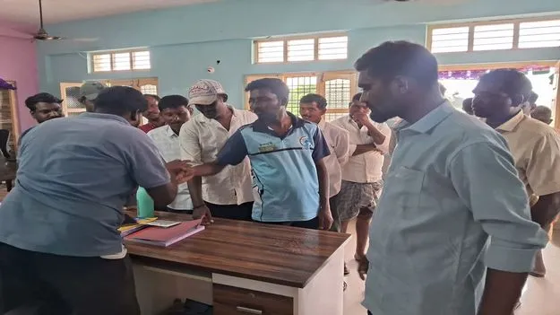 అందని యూరియా.. అన్నదాతల ఆందోళన