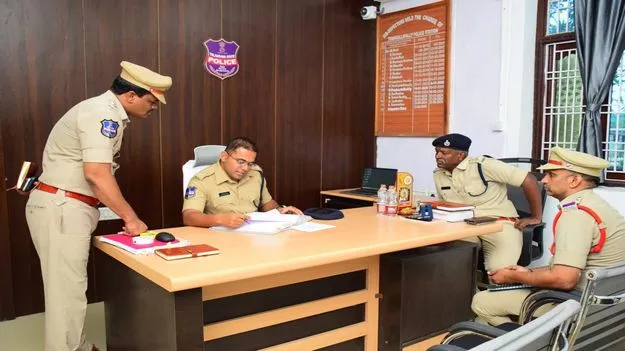 ప్రజల భద్రతకు ప్రాధాన్యం ఇవ్వాలి